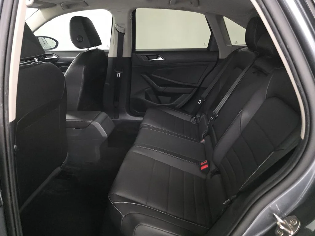 Used 2023 Gray Volkswagen 1.5T SE image 8