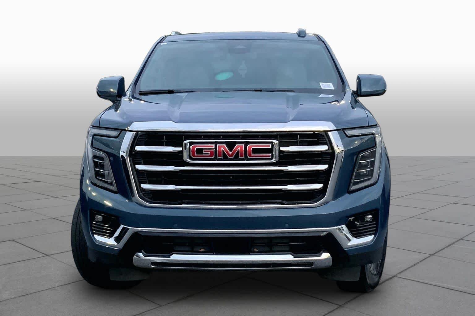 Used 2025 Downpour Metallic GMC Elevation image 4