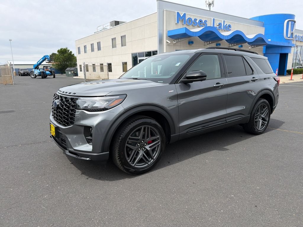 2026 Ford Explorer ST-LINE 4WD's photo