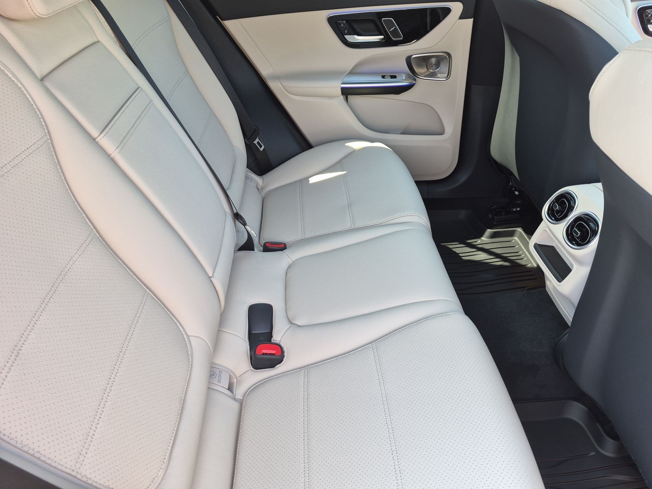 New 2027 Graphite Grey Metallic Mercedes-Benz GLC 300 image 74