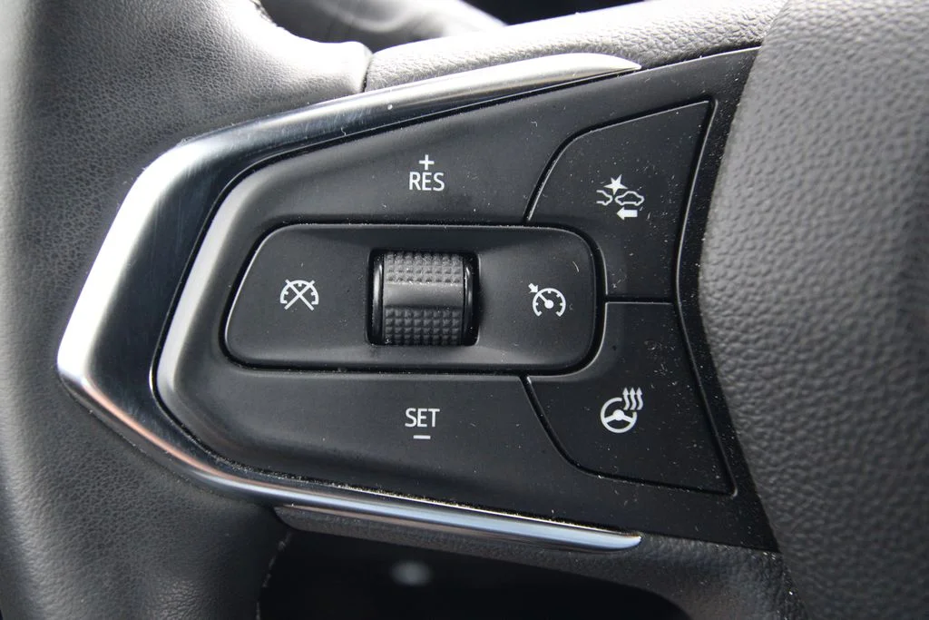 Used 2025 Beige Chevrolet ACTIV image 20