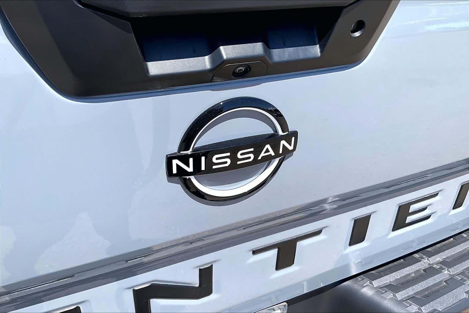 Used 2026 Boulder Gray Pearl Nissan SV image 28