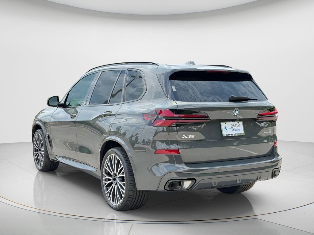 New 2026 Dravit Grey Metallic BMW xDrive40i image 5