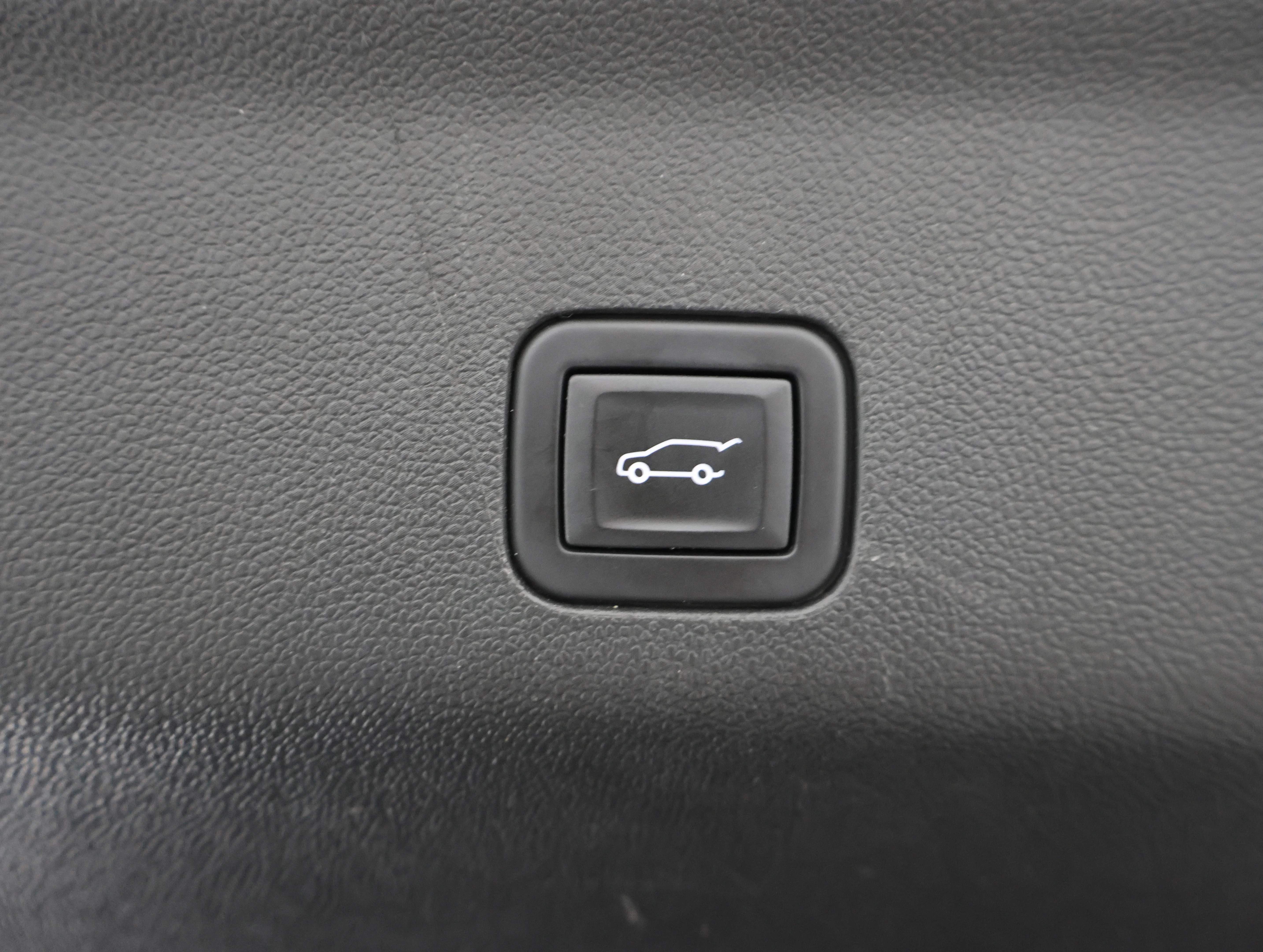 Used 2021 Black Raven Cadillac Sport Platinum image 37