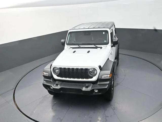 Used 2024 White Jeep Sport S image 13