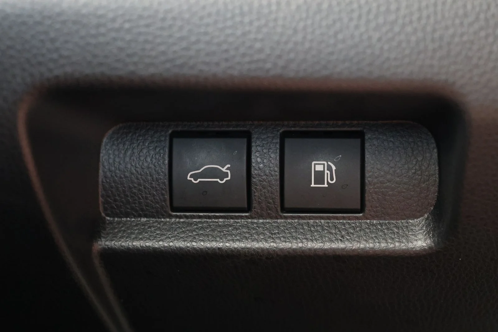 Used 2024  Toyota Limited image 25