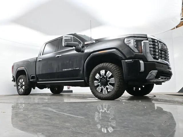 Used 2024 Onyx Black GMC Denali image 9