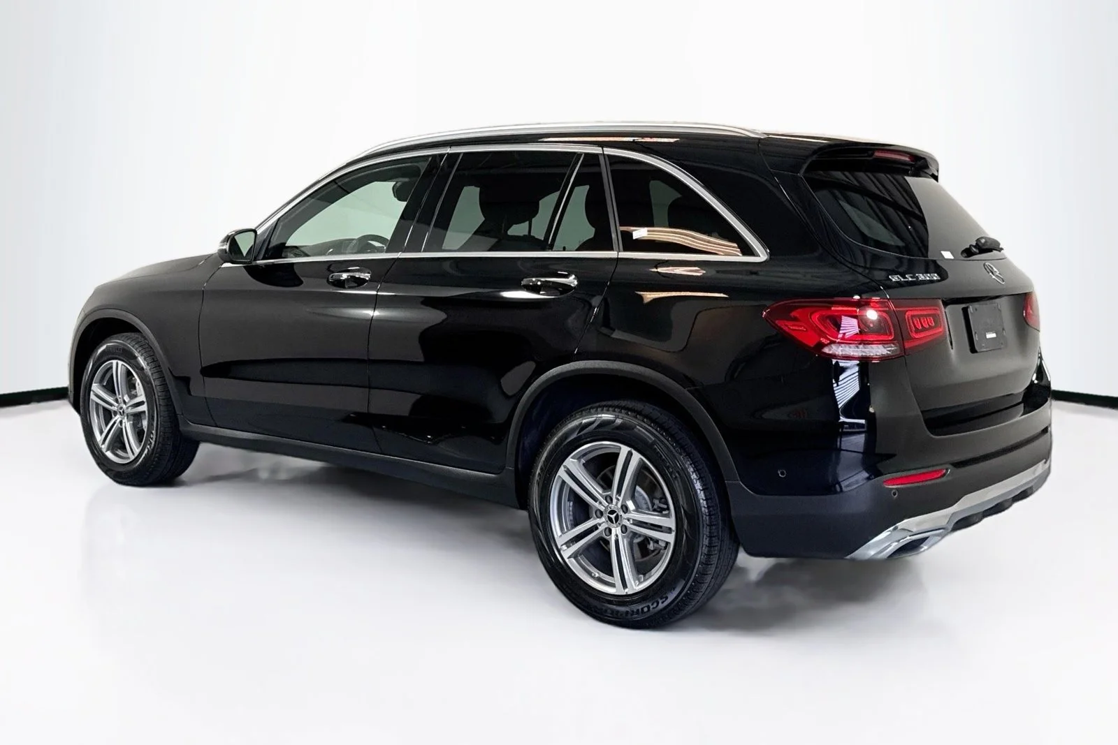 Used 2022 Black Mercedes-Benz GLC 300 image 7