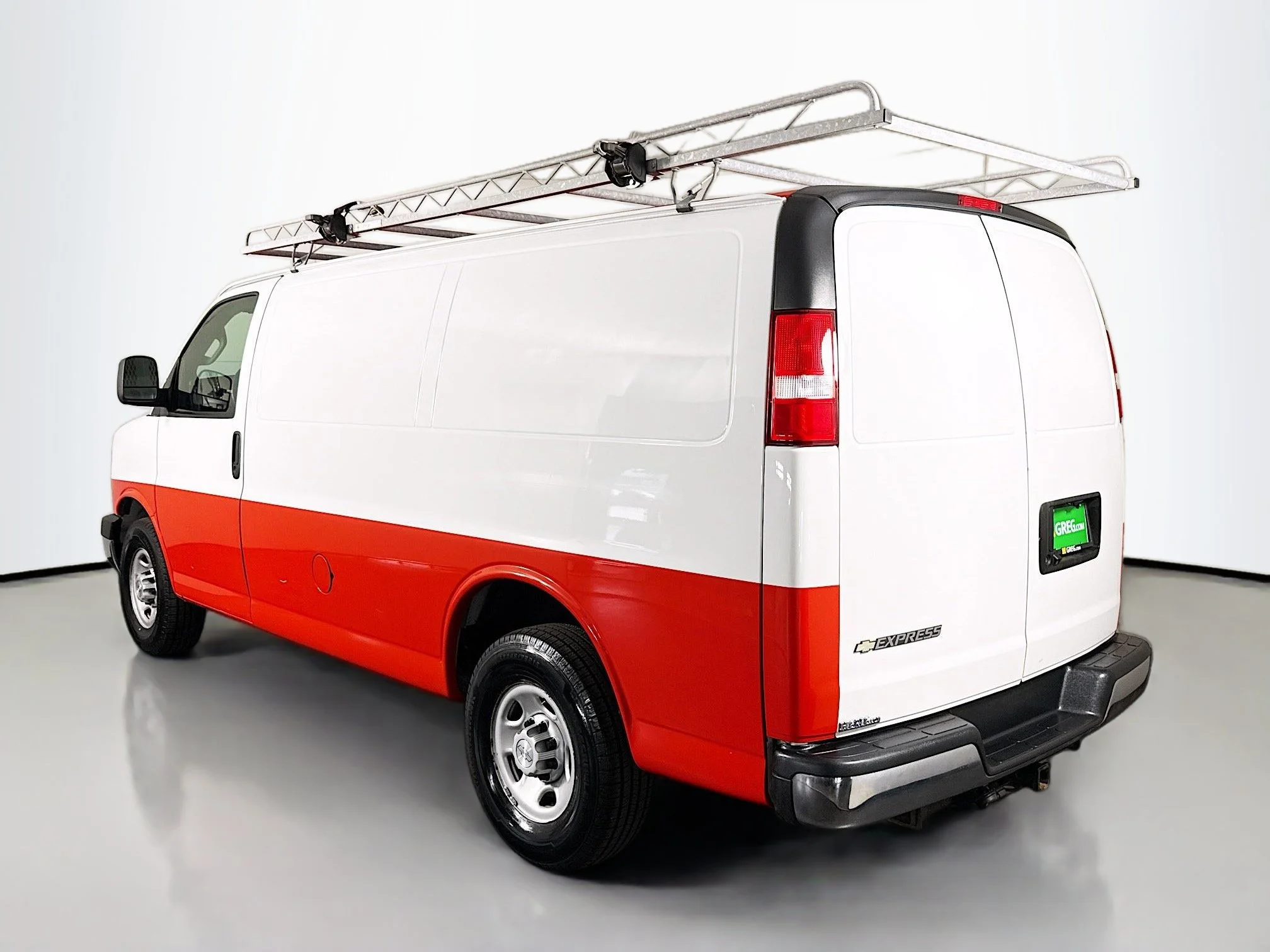 Used 2018 Summit White Chevrolet Work Van image 5