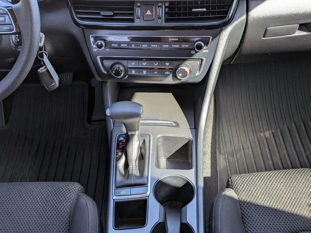 Used 2020 Purple Kia LX image 16