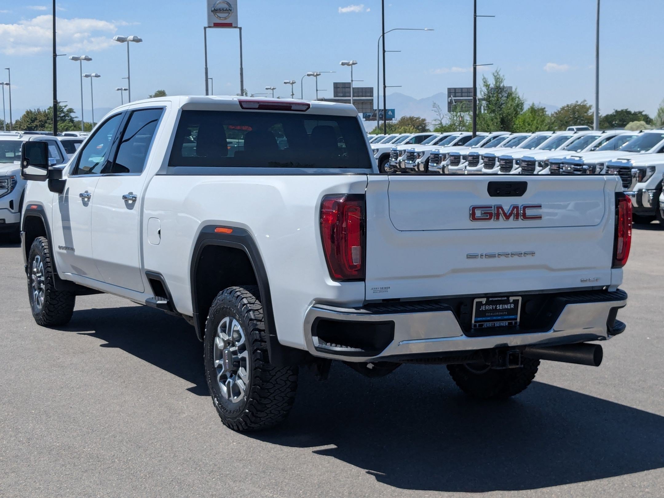 Used 2023 SUMMIT WHITE GMC SLT image 3