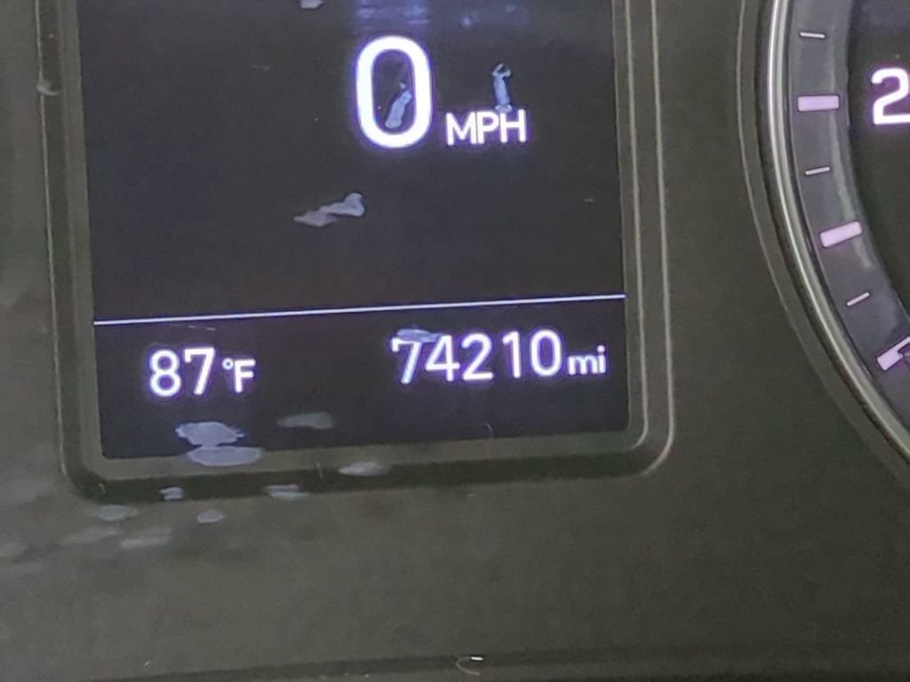 Used 2019 Gray Hyundai SE image 33