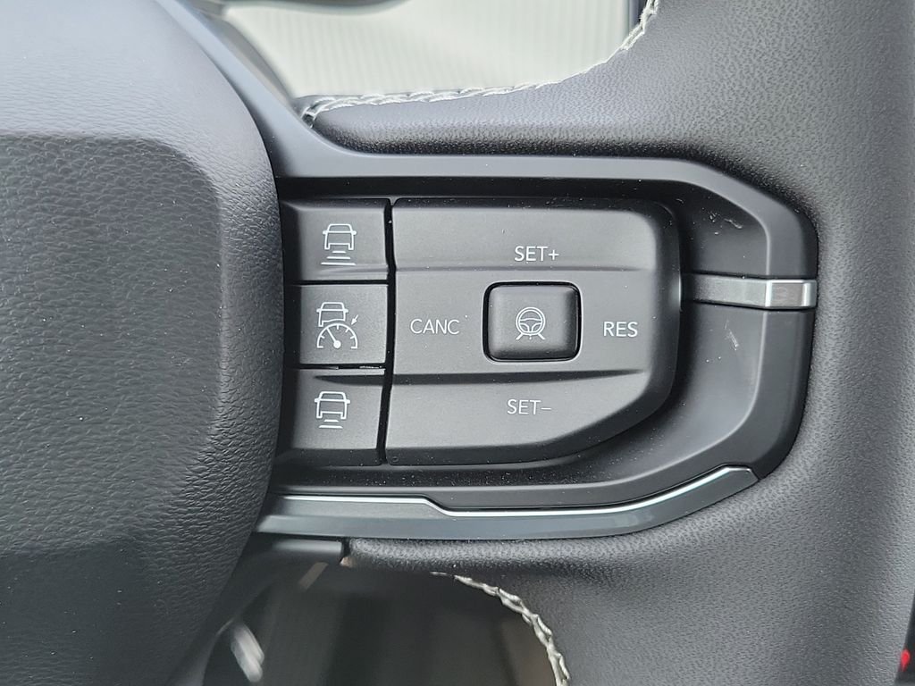 New 2026 Hydro Blue Pearlcoat Jeep Laredo image 23