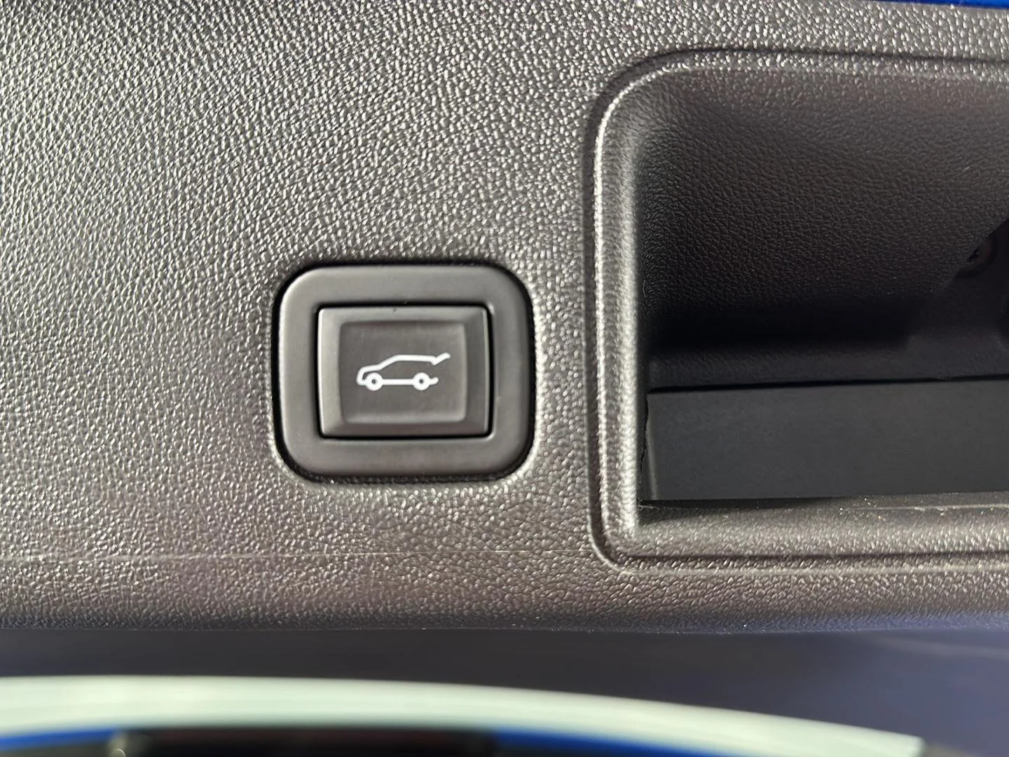 Used 2024 Riptide Metallic GMC SLT image 11