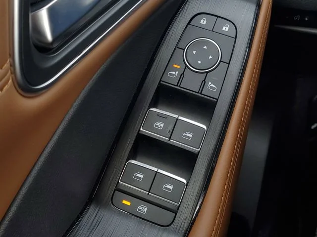 Used 2026 Red Nissan Platinum image 20