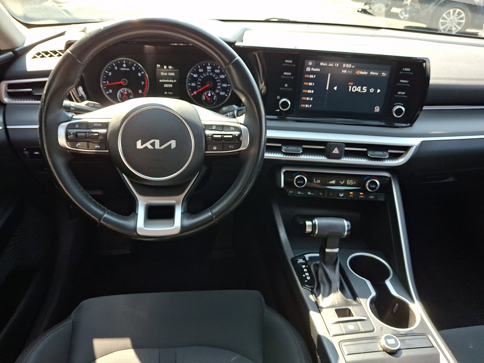 Used 2022 Everlasting Silver Kia LXS image 10