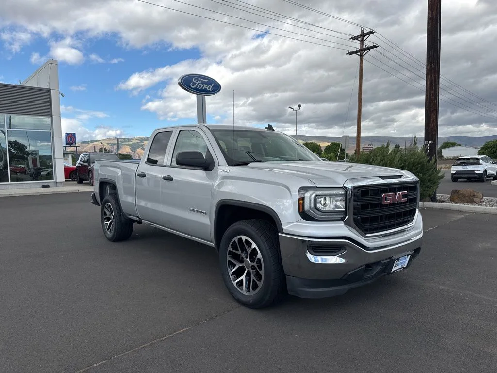 2019 GMC Sierra 4WD Double Cab Standard Box's photo