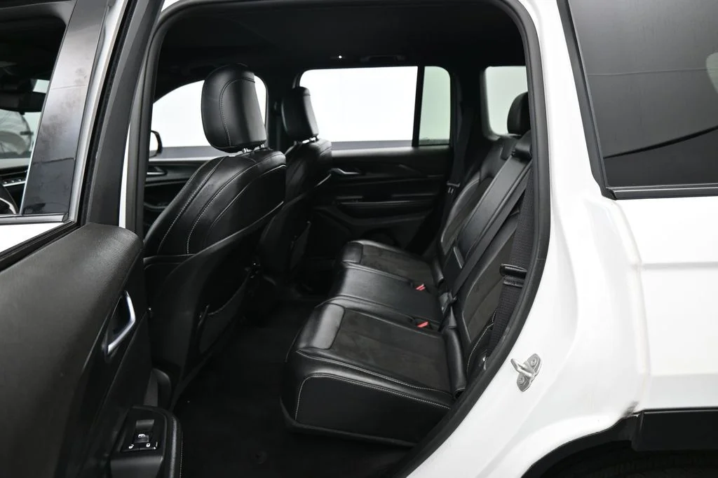 Used 2023 Bright White Clearcoat Jeep Altitude X image 31