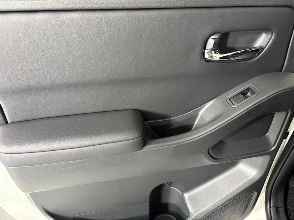 New 2026 Glacier White Nissan Crew Cab SV image 36