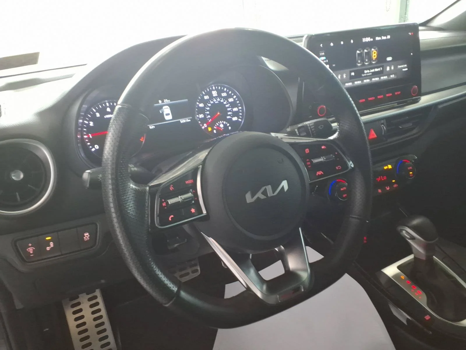 2022 Kia FORTE GT-Line - Photo 11
