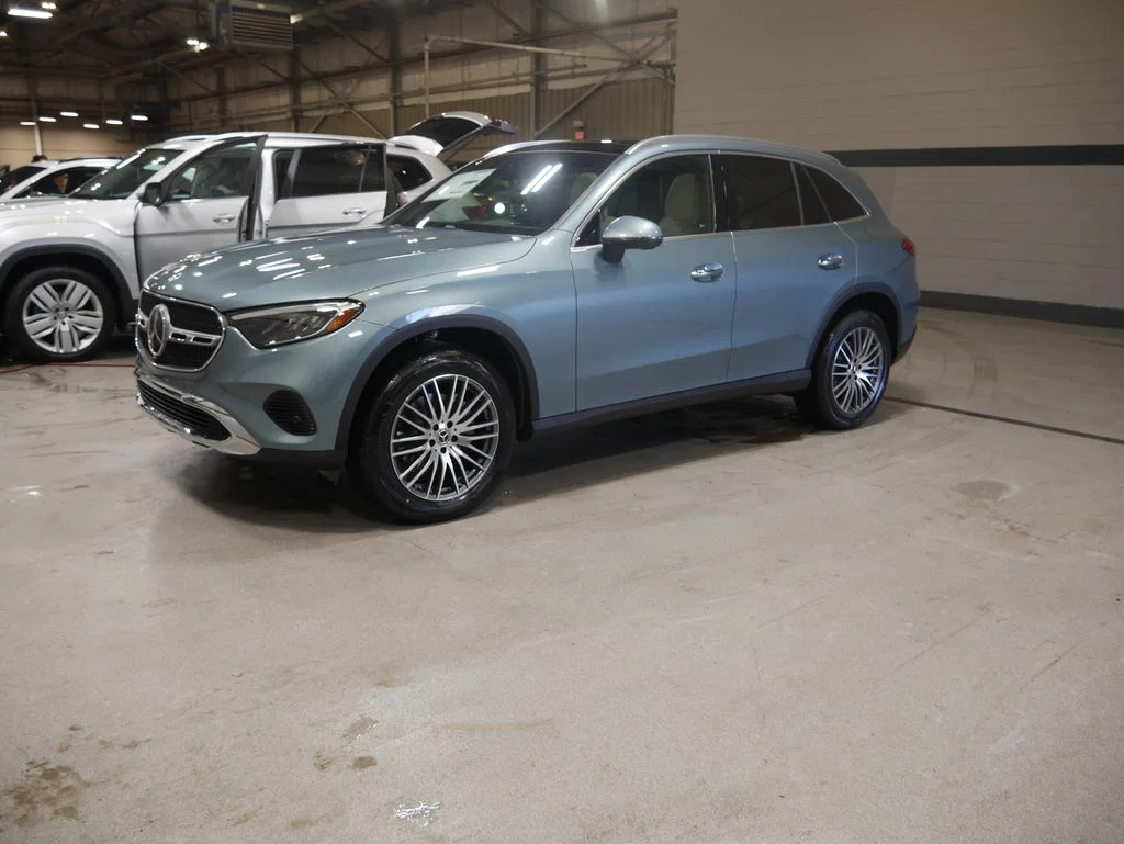Certified Used 2026 Verde Silver Metallic Mercedes-Benz GLC 300 image 1
