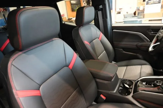 2026 Chevrolet Colorado Z71 - Photo 10