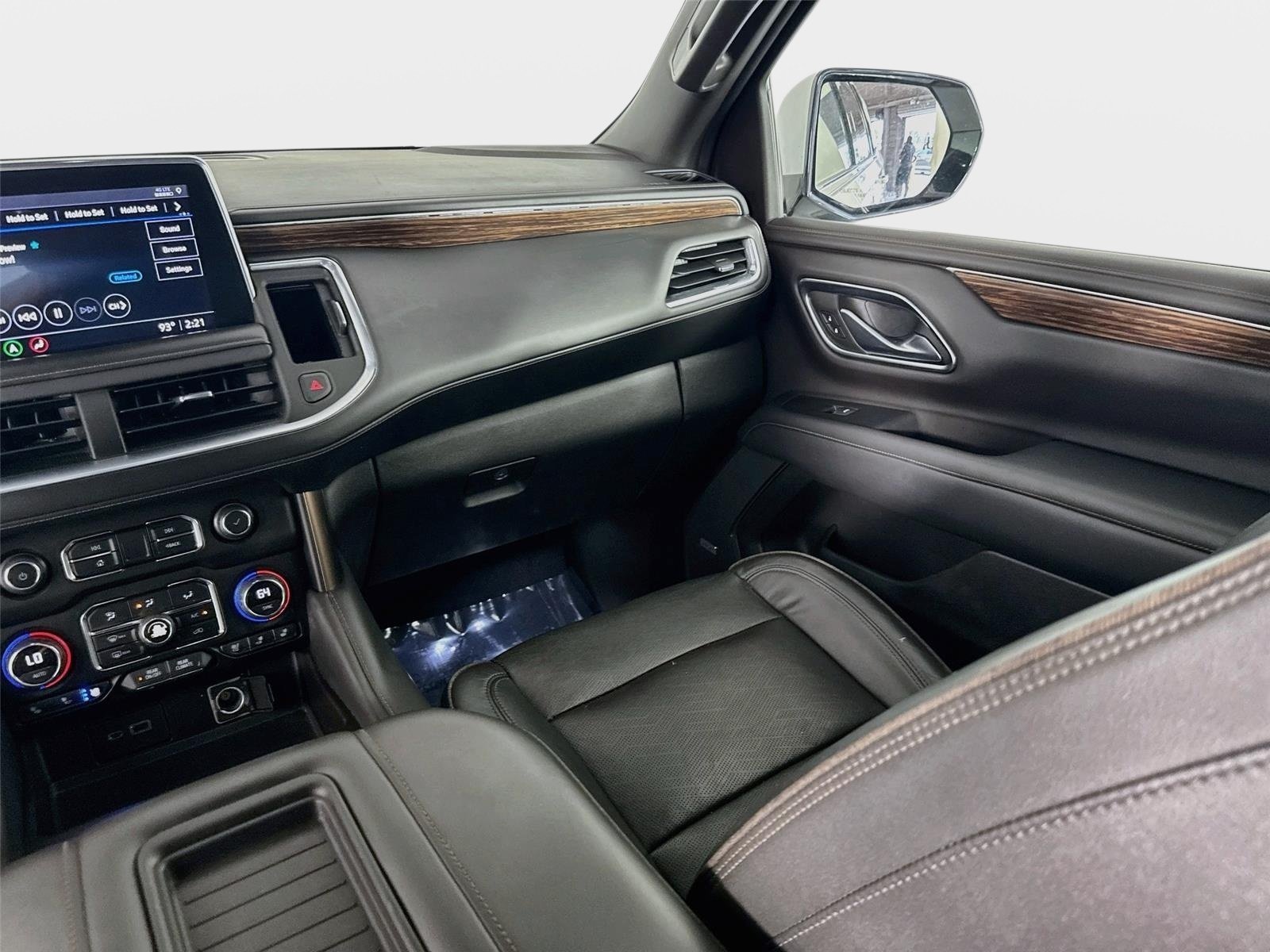 Used 2021 Iridescent Pearl Tricoat Chevrolet High Country image 26