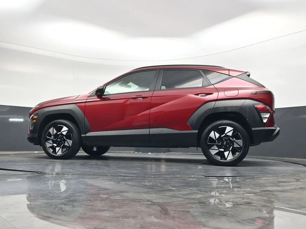 Used 2025 Red Hyundai SEL image 33