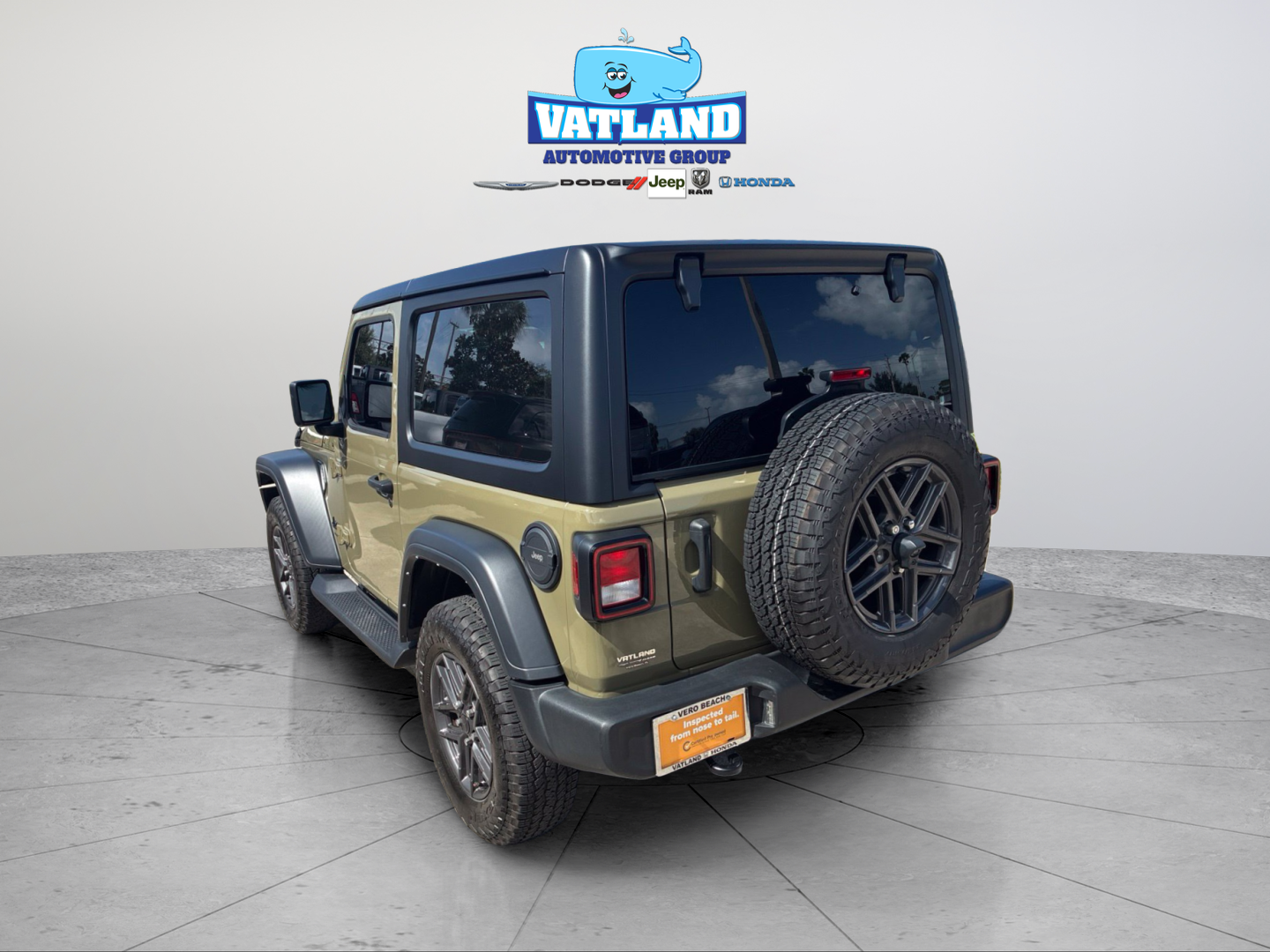 Used 2025 Green Jeep Sport S image 3