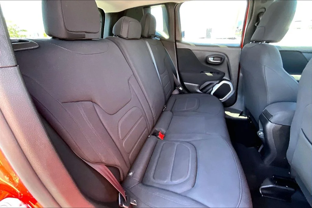 Used 2018 Red Jeep Latitude image 26