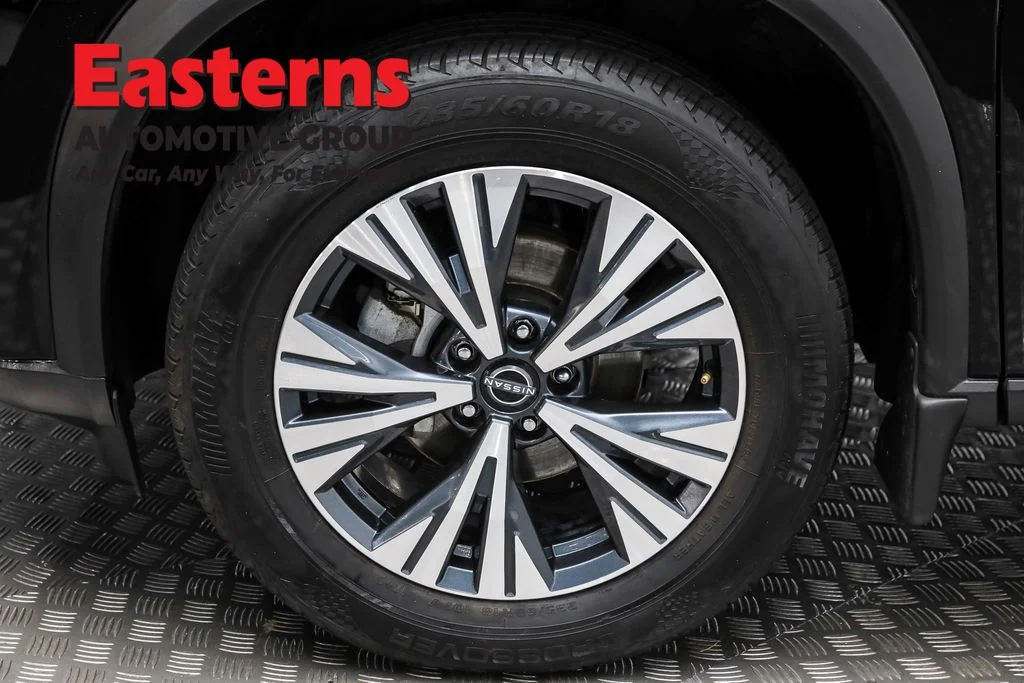 Used 2022 Black Nissan SV image 32