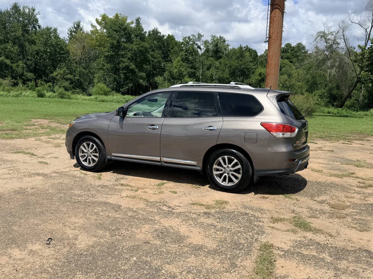 Used 2014 Tan Nissan SL 4dr SUV image 3