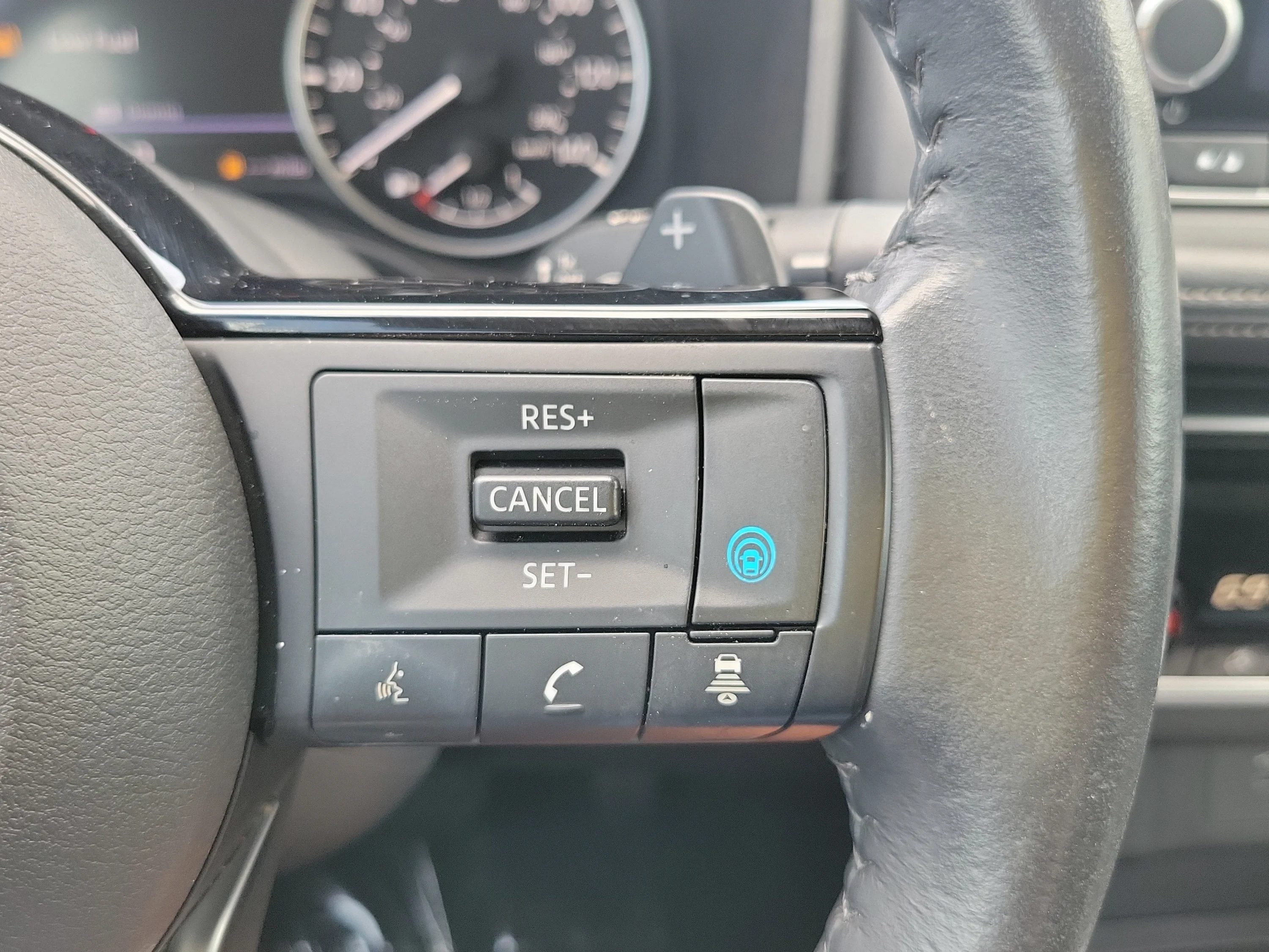 Used 2023 Boulder Gray Pearl Nissan SL image 31