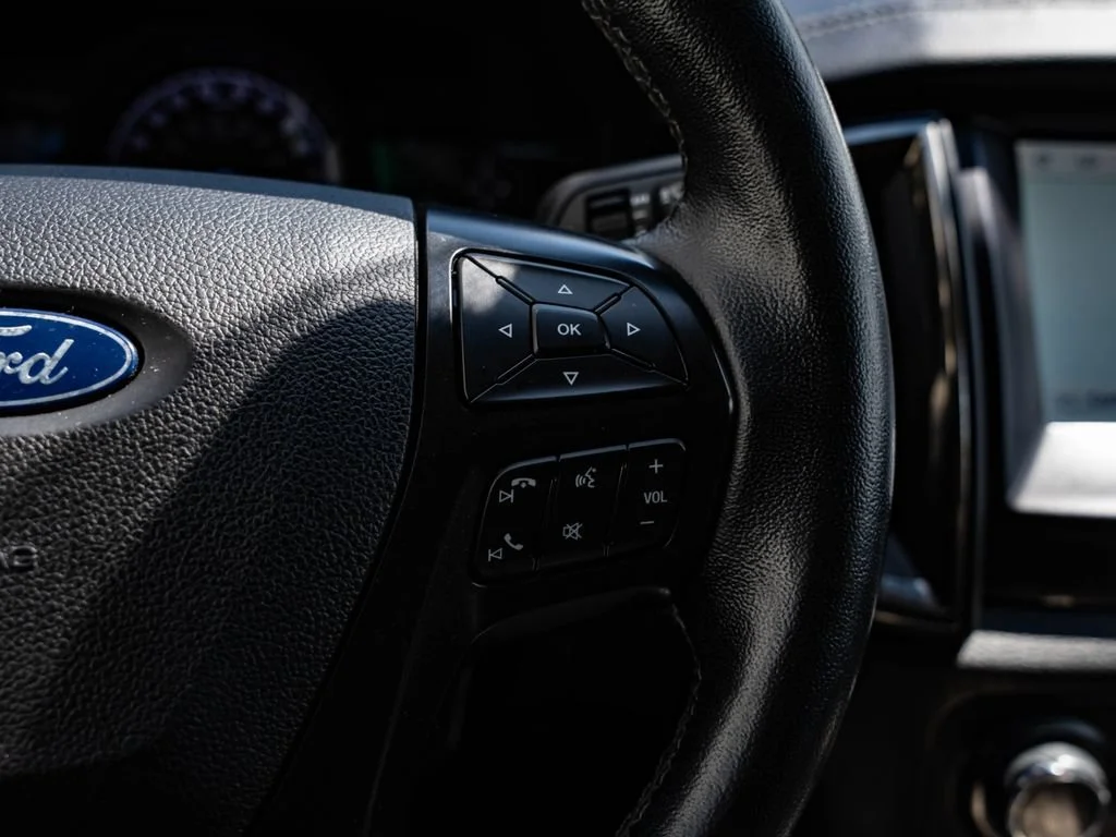 Used 2021 Cactus Gray Ford Lariat image 30