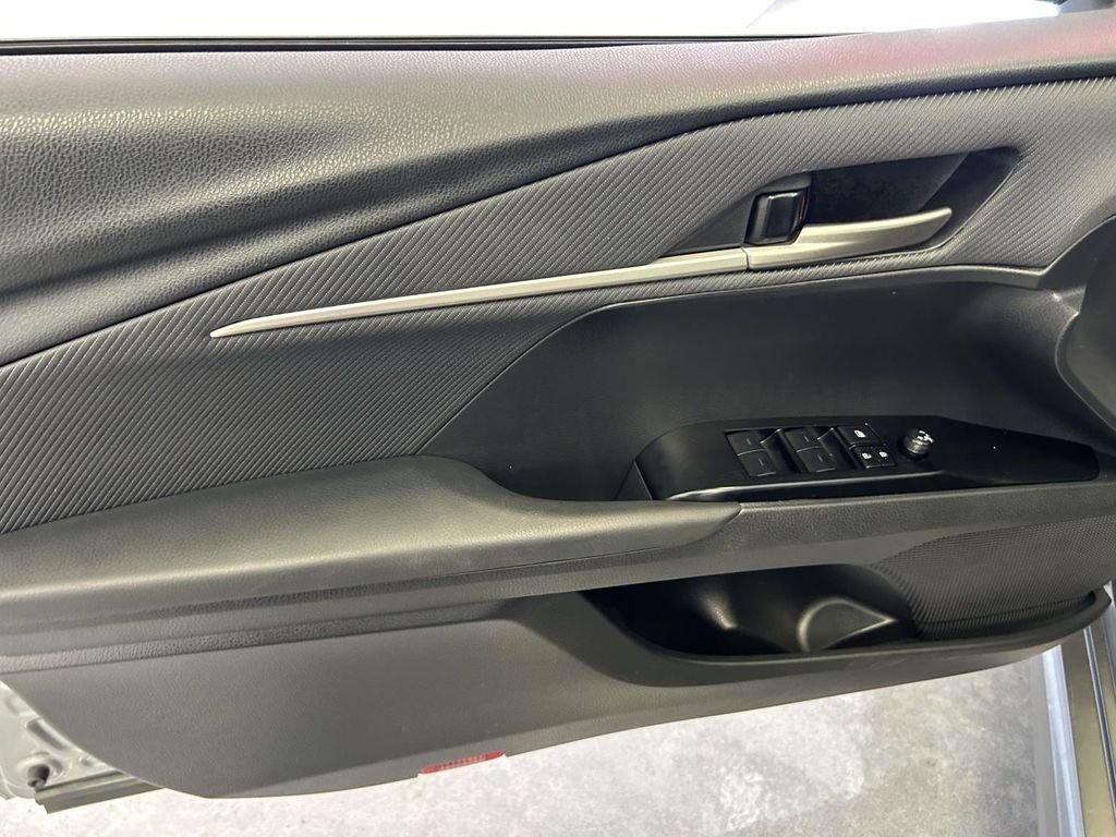 Certified Used 2025  Toyota SE image 17