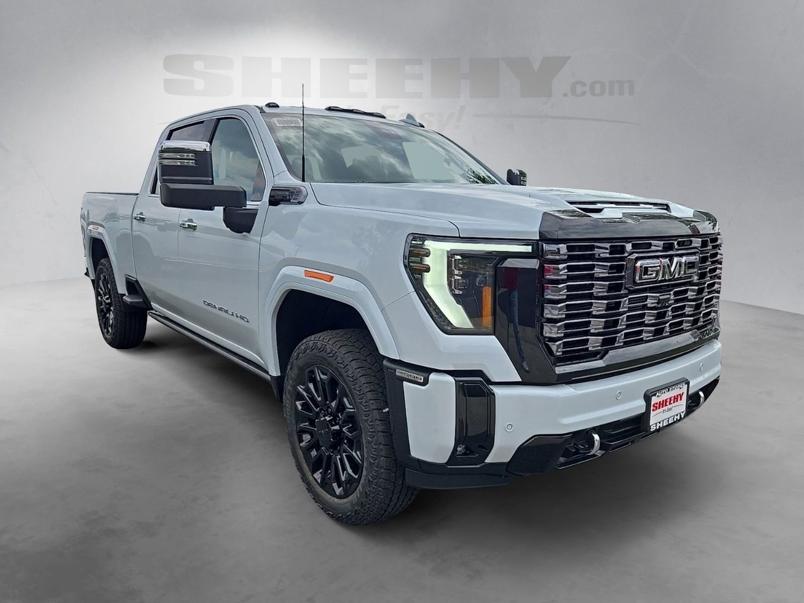New 2026 Glacier White Tricoat GMC Denali Ultimate image 2