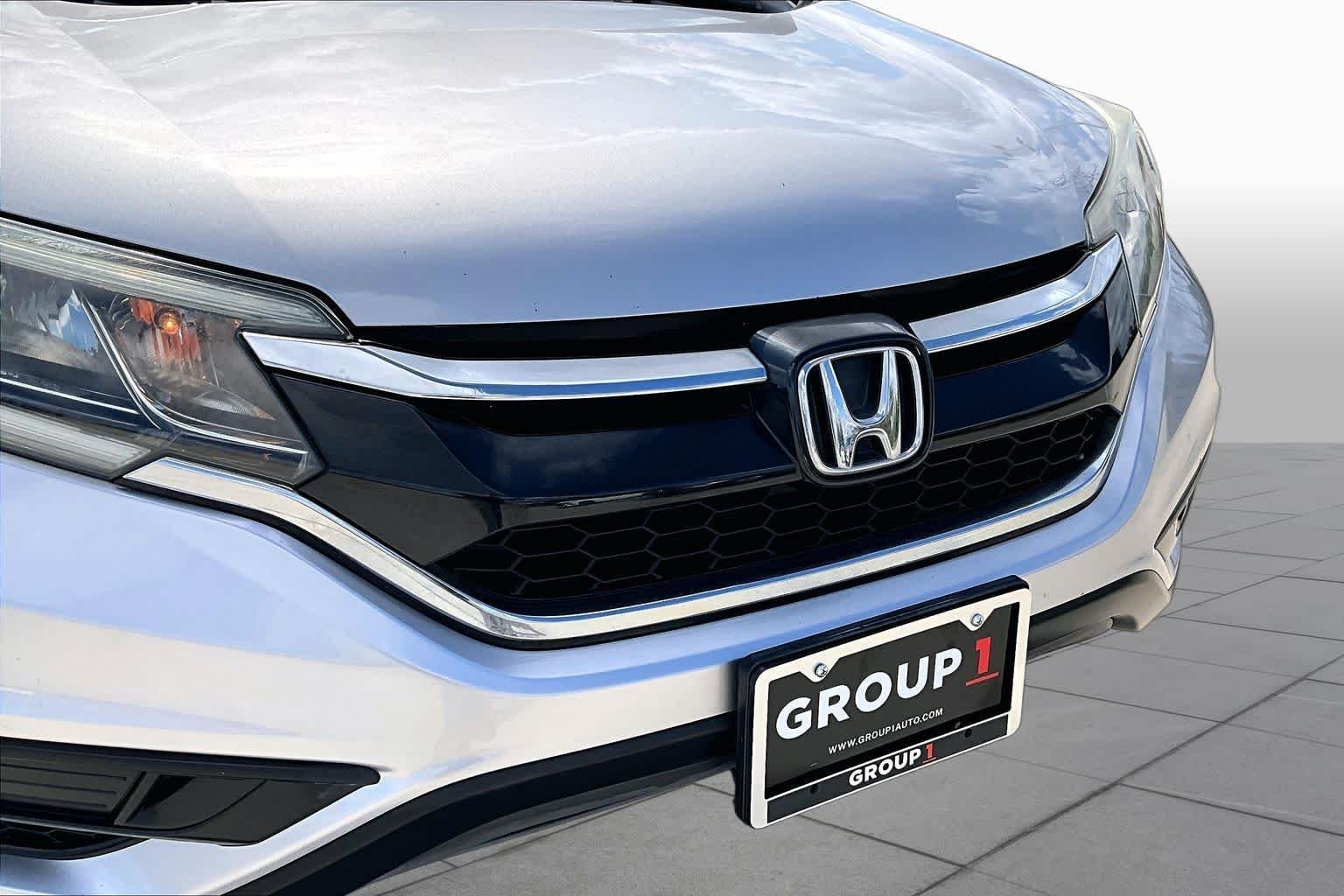 Used 2015 Alabaster Silver Metallic Honda LX image 30