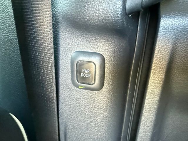 2023 Toyota Sienna Platinum - Photo 44