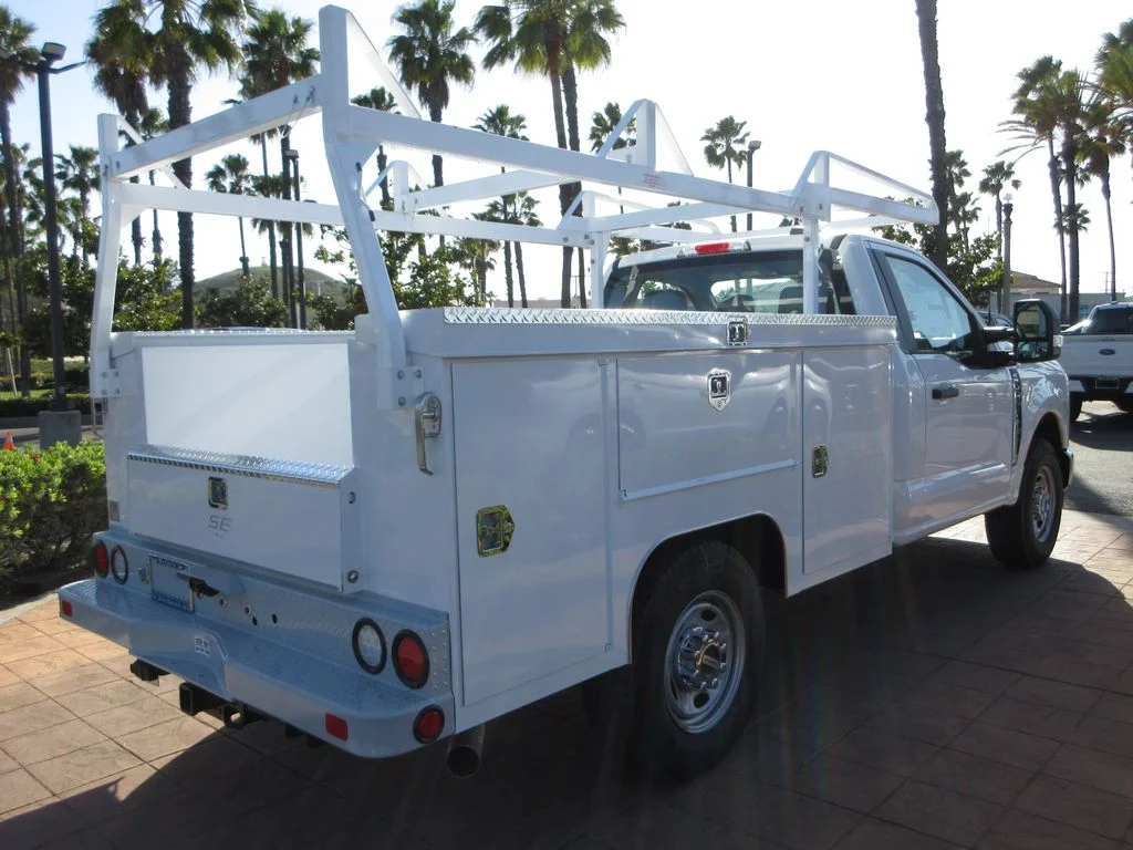 New 2026 Oxford White Ford XL image 4