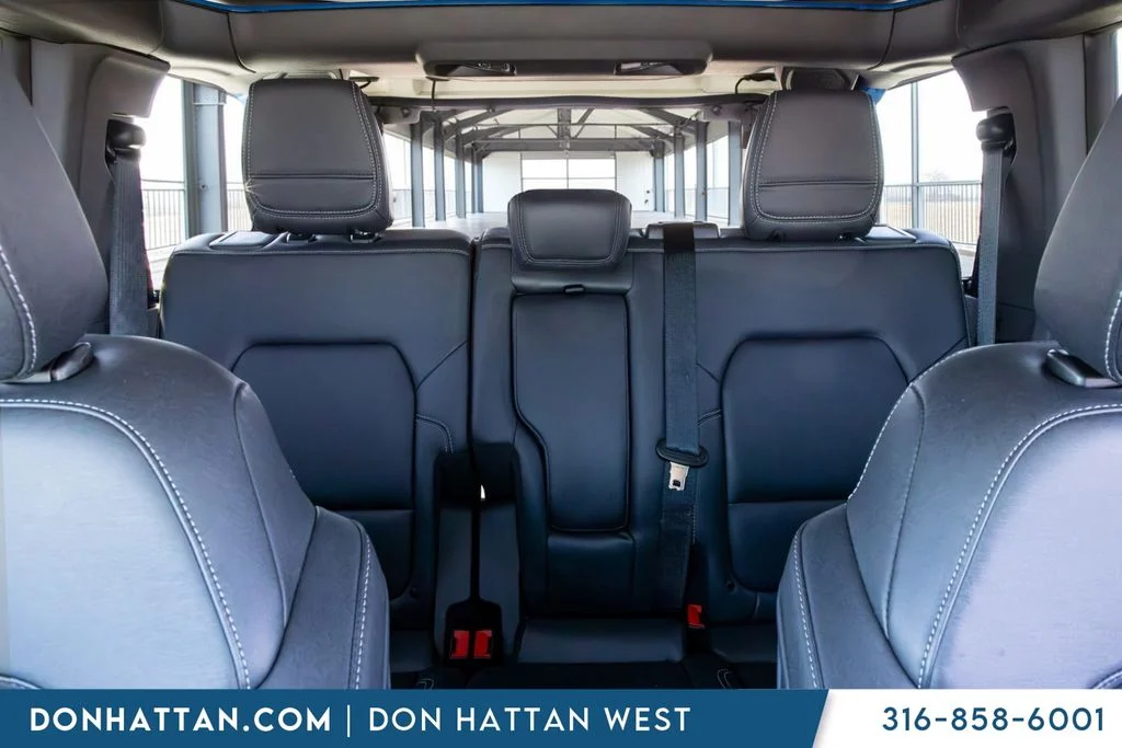 Used 2025 Blue Ford Badlands image 15