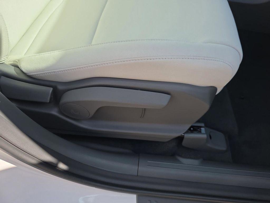 New 2026 Serenity White Hyundai SE image 26