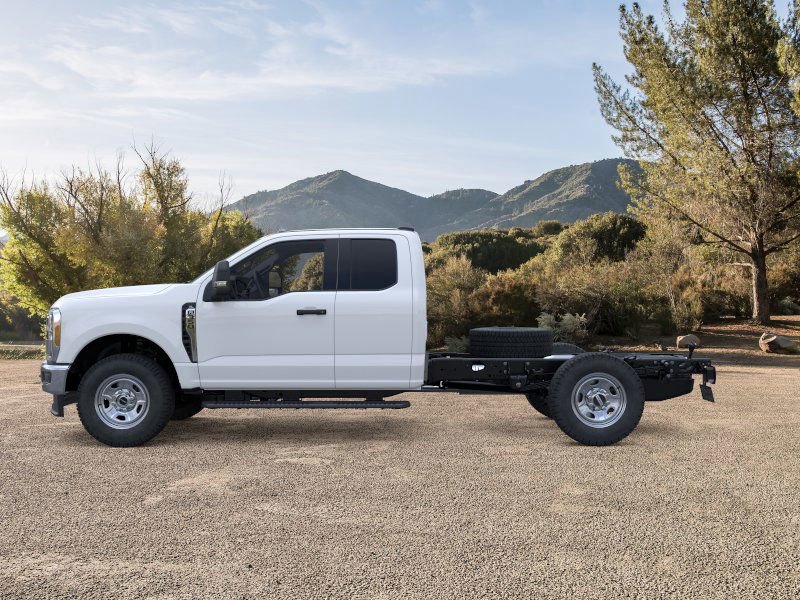 New 2026 Oxford White Ford F-350® XL image 3