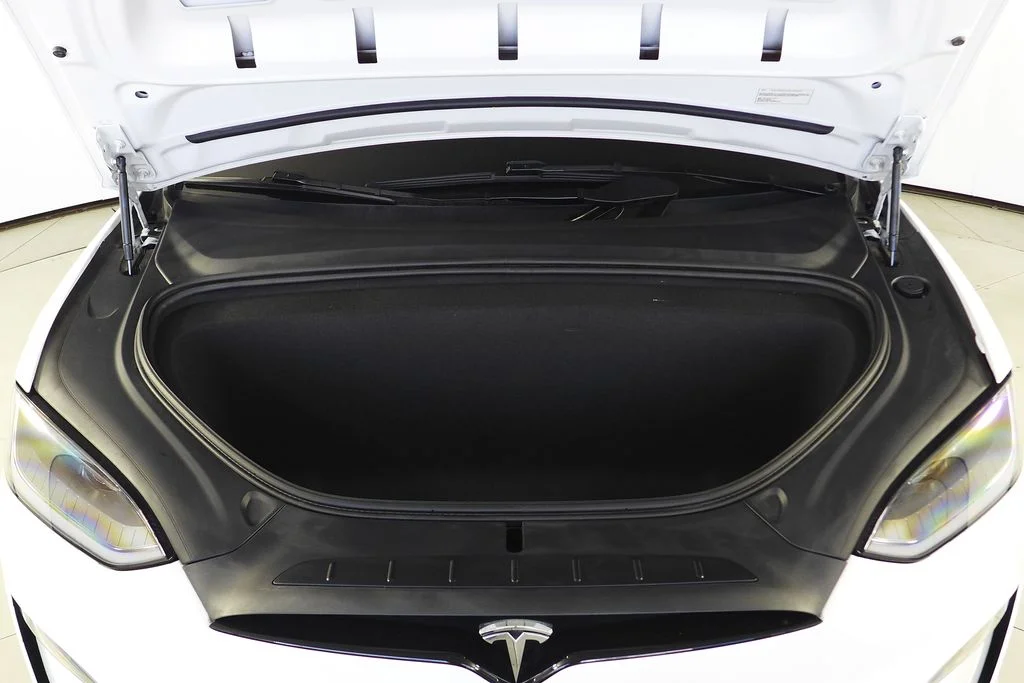 Used 2024  Tesla Base image 6