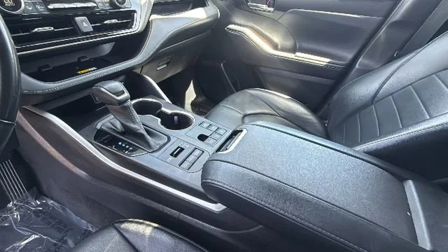 Used 2023 Black Toyota XLE image 13