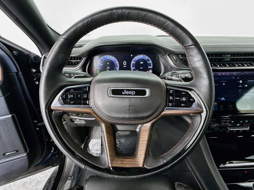 Used 2022 Black Jeep Summit image 11