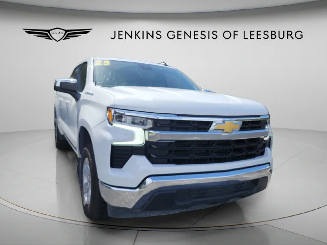 Used 2025 White Chevrolet LT image 2