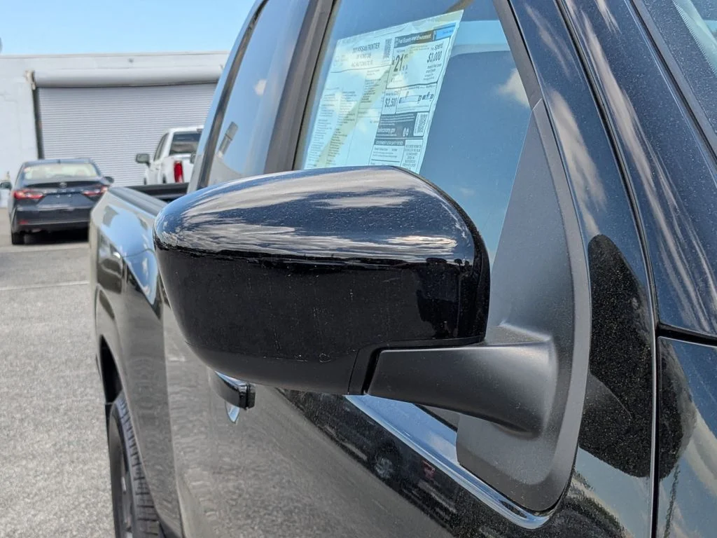 2025 Nissan Frontier SV - Photo 11