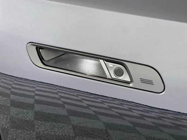 New 2025 Carbon Black Metallic BMW 760i xDrive image 44