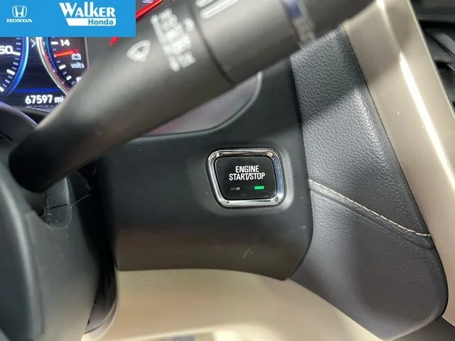 Used 2023 White GMC Denali image 33