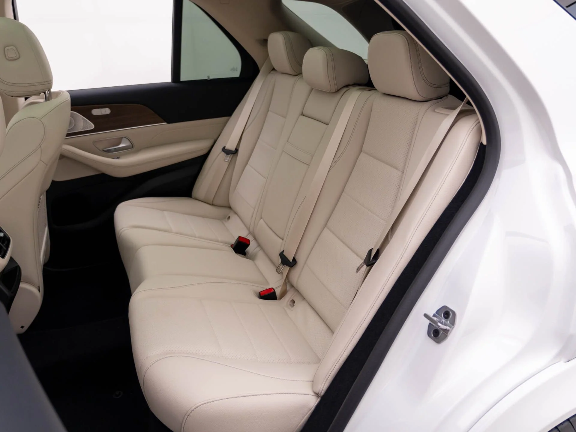 New 2026 White Mercedes-Benz GLE 450 image 18